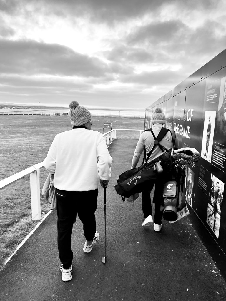 Street photo in St Andrews, United Kingdom by Horacio Marsal