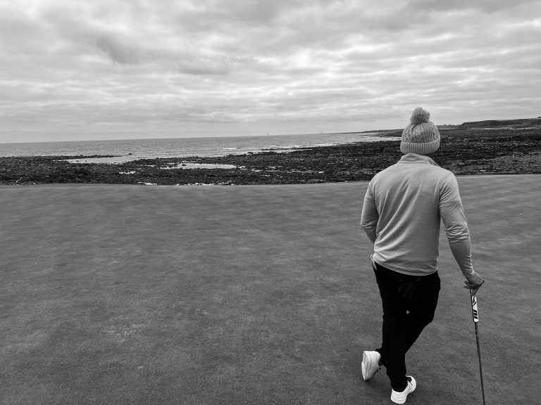 Street photo in St Andrews, United Kingdom by Horacio Marsal