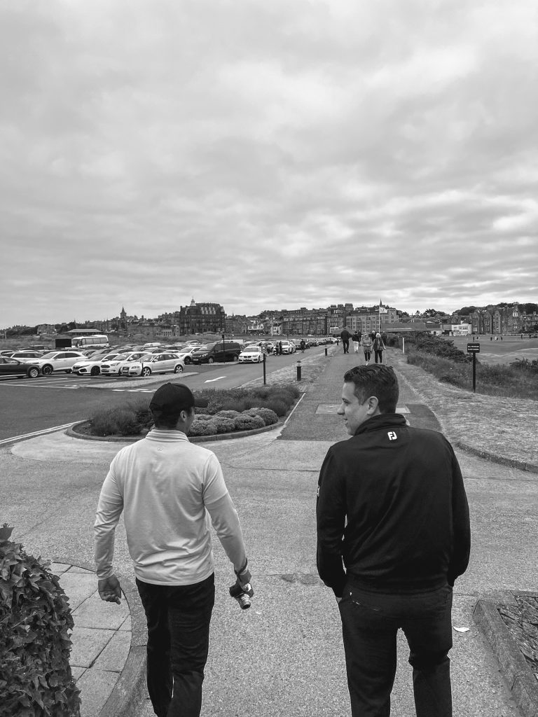 Street photo in St Andrews, United Kingdom by Horacio Marsal