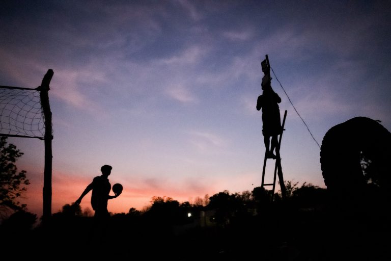 Street photo in Marlawai, India by Tanwir Mir