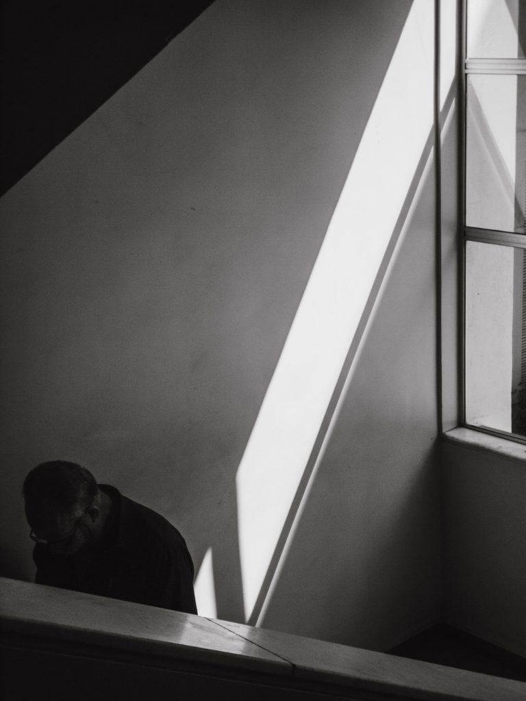Street photo in Belo Horizonte, Brazil by Fernando Nakayama