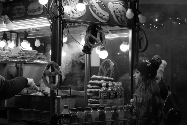 Street photo in New York, United States by Stuart Kimberley Dunning