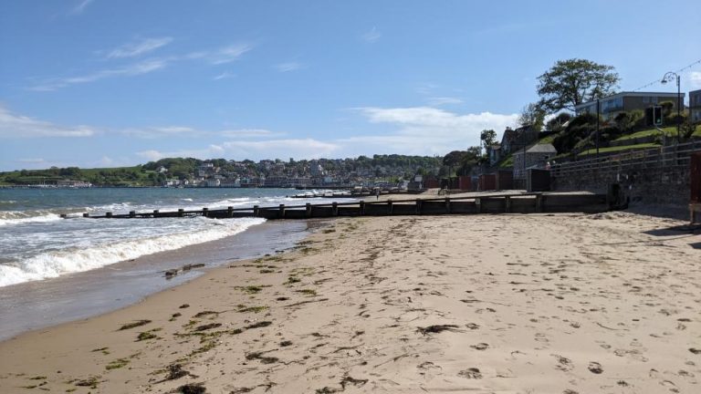 Street photo in Swanage, United Kingdom by Layto Lillly