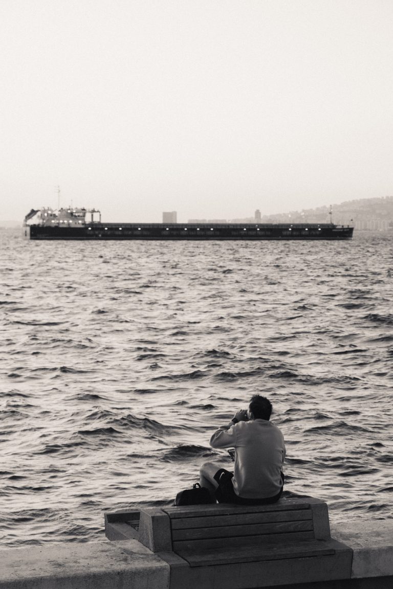 Street photo in İzmir, Turkey by Umut Karabulut