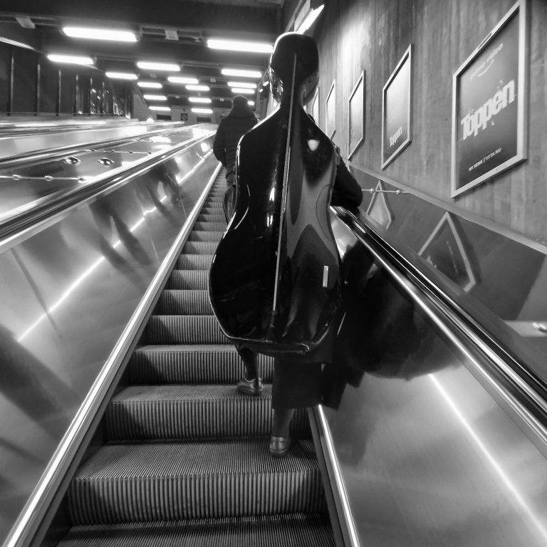 Street photo in Stockholm, Sweden by Lars Swärd