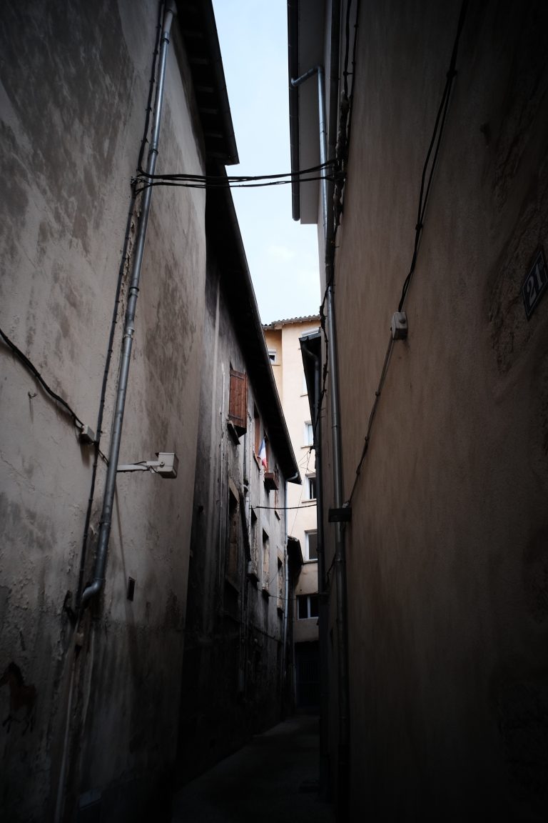 Street photo in Vienne, France by Jef 📷🍀