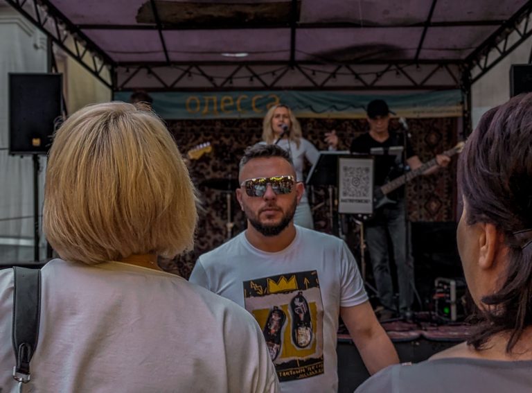 Street photo in Hrodna, Belarus by Andrey Bazylev