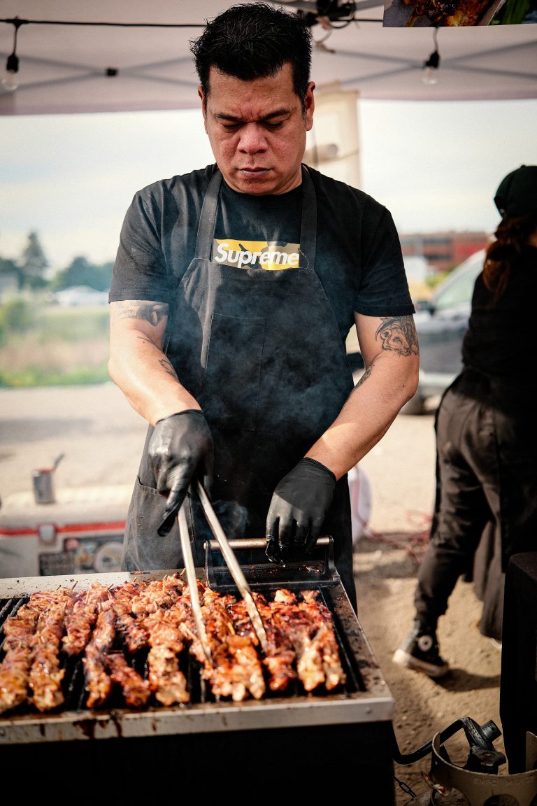 Street photo in Scarborough, Canada by Rhain Peralta