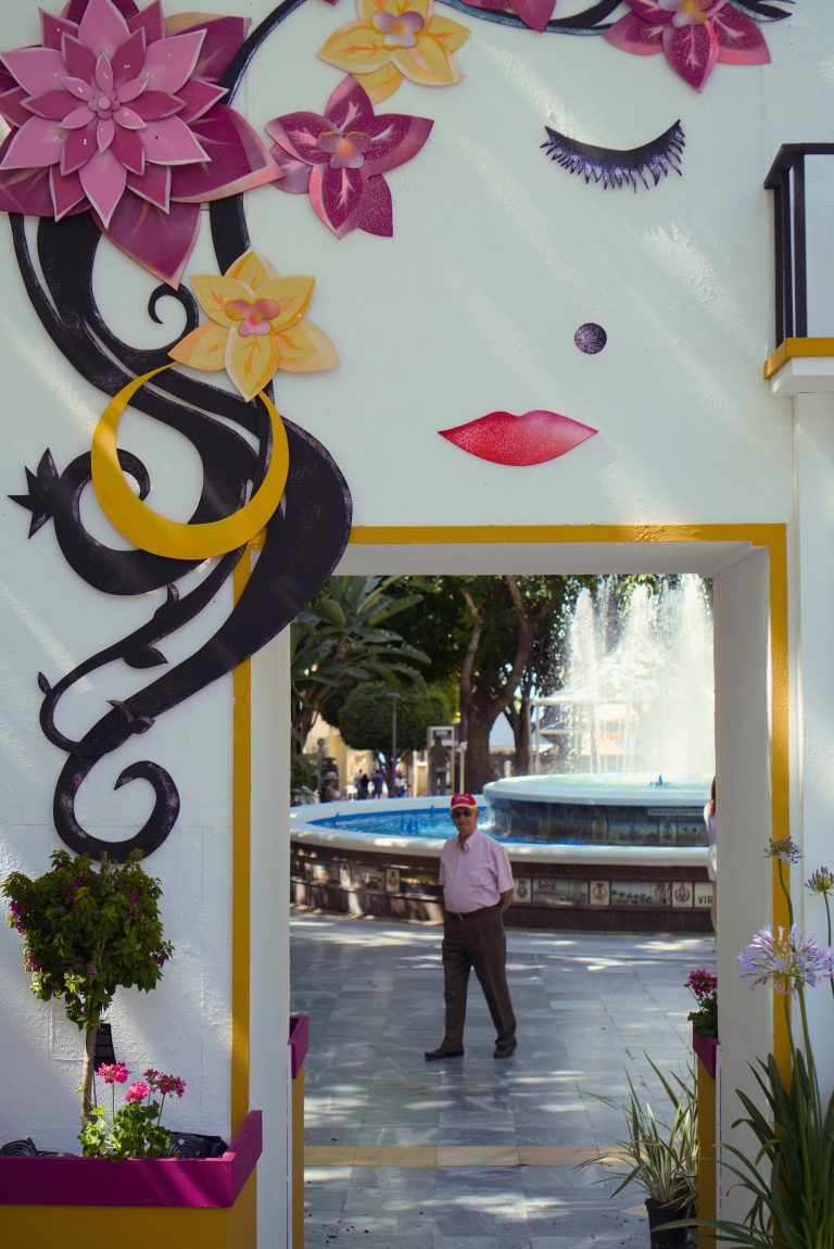 Street photo in Marbella, Spain by Pascal Hoerner