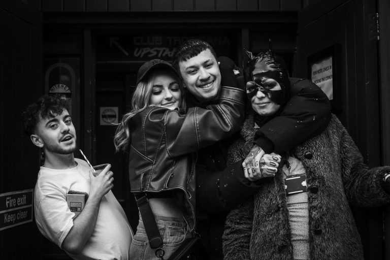 Street photo in Manchester, United Kingdom by Derren Lee Poole