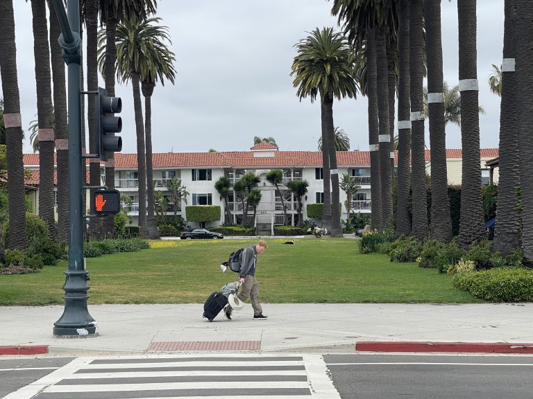 Street photo in Santa Barbara, United States by Grant Sorensen