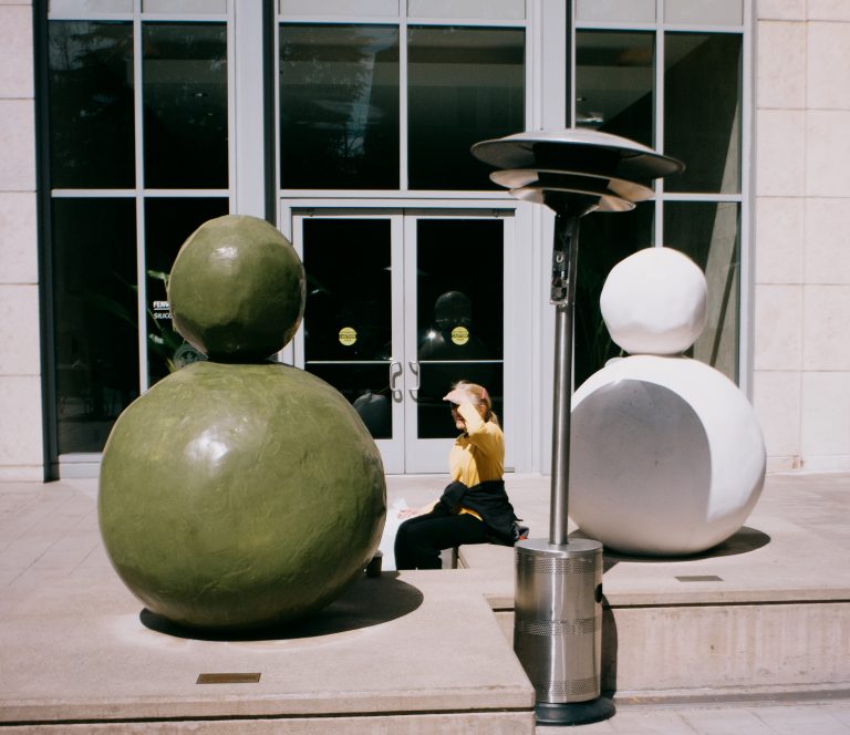 Street photo in Mountain View, United States by Daniel De La Torre