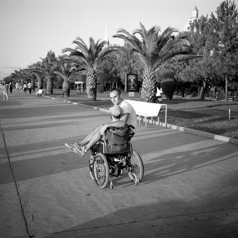 Street photo in Batumi, Georgia by Torsten Müller