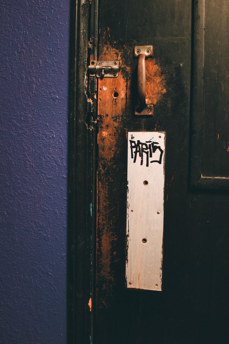 Street photo in Louisville, United States by Kyle Rambo
