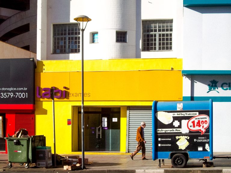 Street photo in Campinas, Brazil by Renato Palma