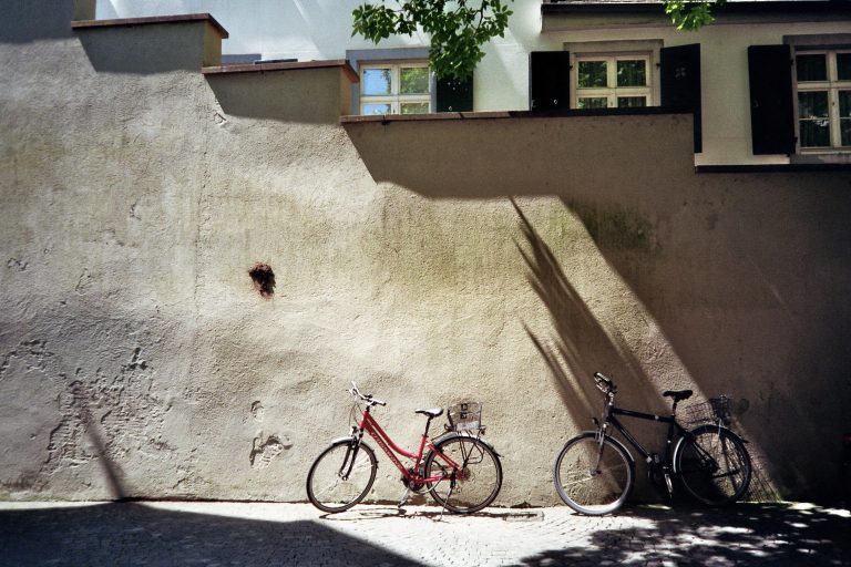 Photo by Nic Hinkel
