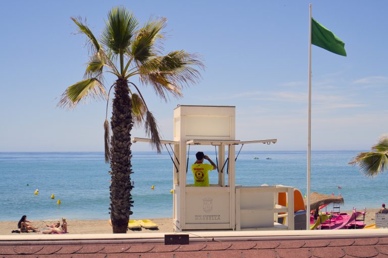 Street photo in Marbella, Spain by Pascal Hoerner