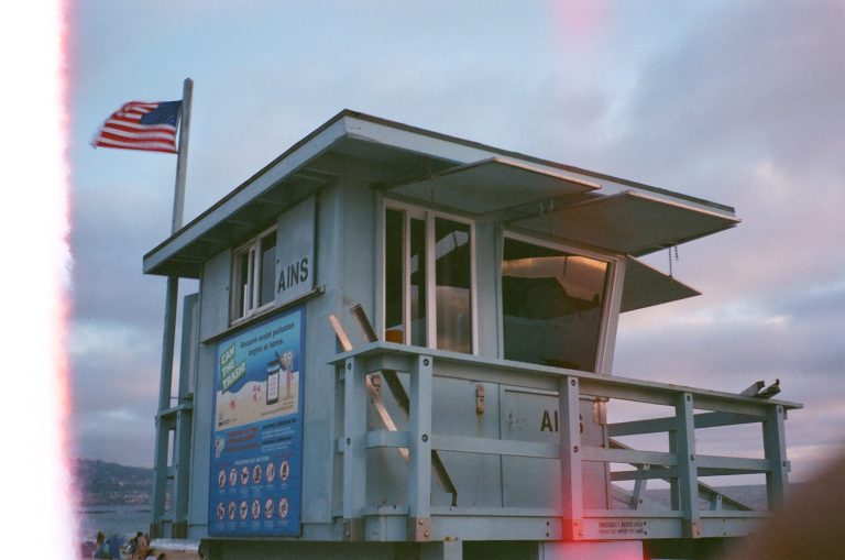 Street photo in Redondo Beach, United States by Phillip Sandoval