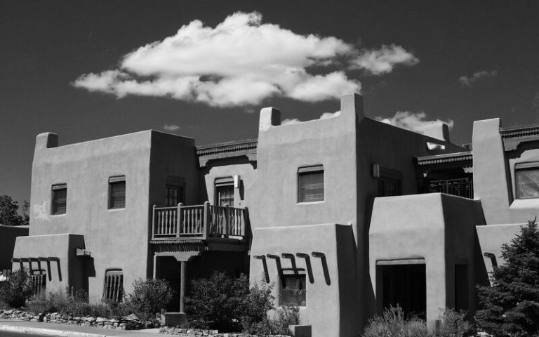 Street photo in Santa Fe, United States by Robert Clinton