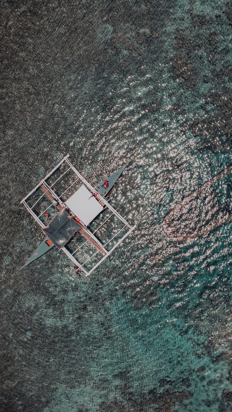 Street photo in El Nido, Philippines by Pau Palles