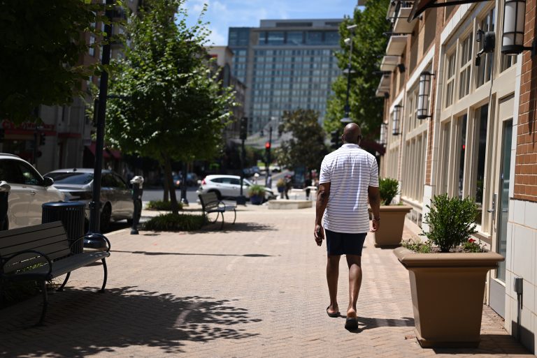 Street photo in National Harbor, United States by Alexus Moore
