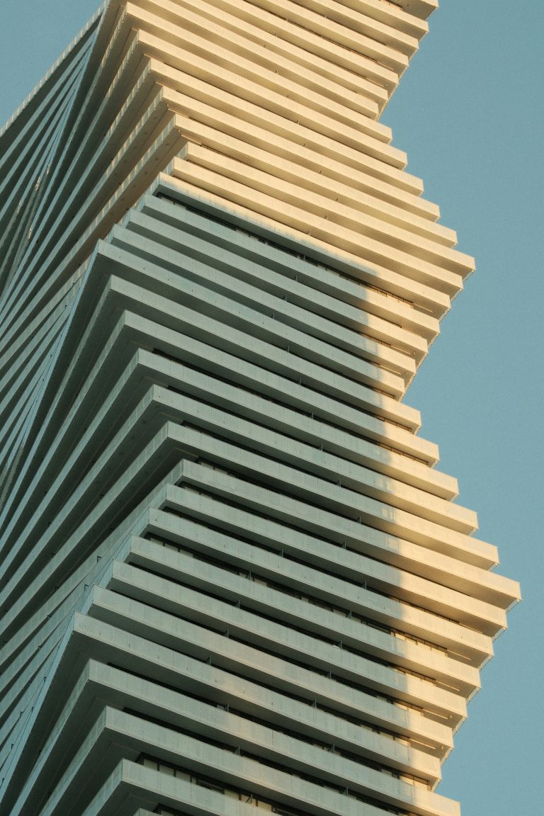 Street photo in Mississauga, Canada by Rhain Peralta