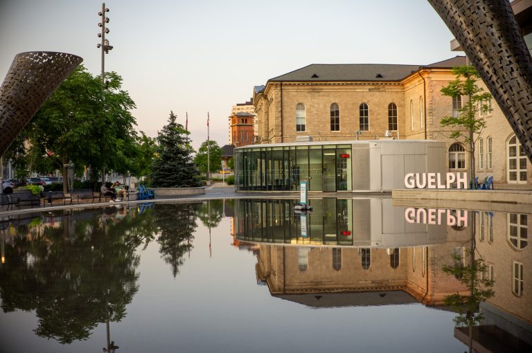 Street photo in Guelph, Canada by Orlando Dasilva
