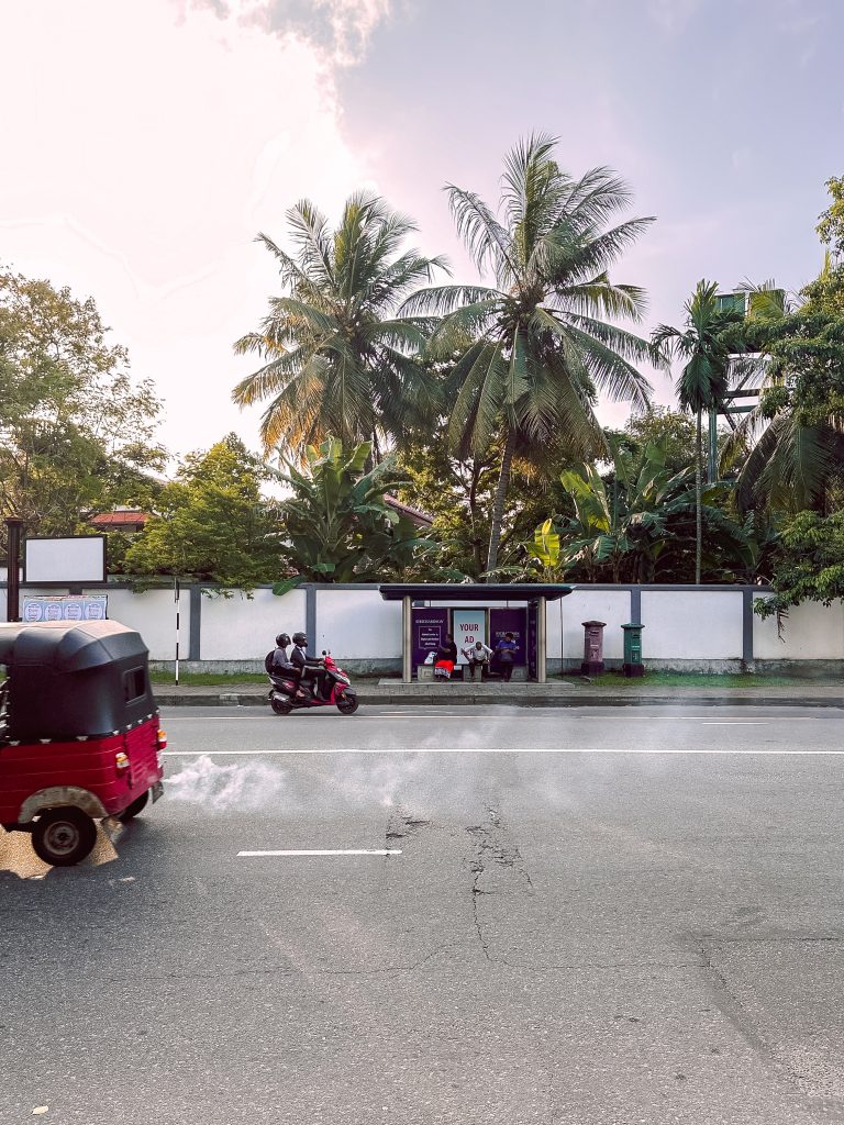 Street photo in Colombo, Sri Lanka by Ksenia Dru