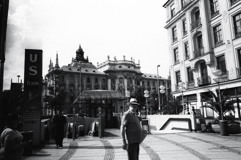 Photo by Nic Hinkel