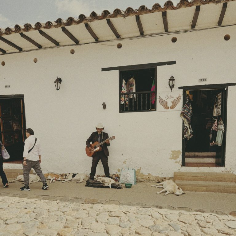 Street photo in Villa de Leyva, Colombia by Joshua Vergara
