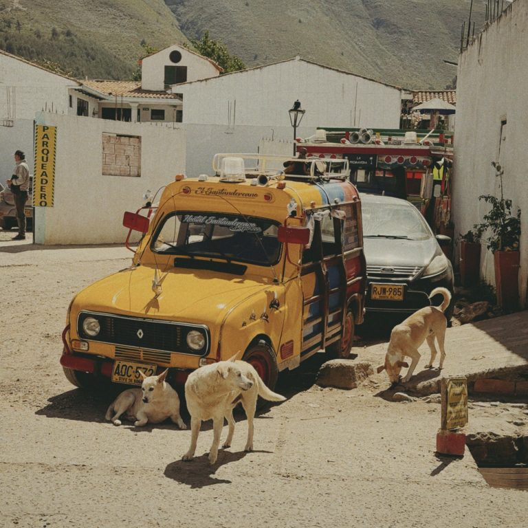 Street photo in Villa de Leyva, Colombia by Joshua Vergara