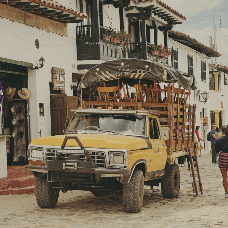 Street photo in Villa de Leyva, Colombia by Joshua Vergara