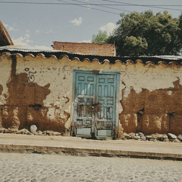 Street photo in Villa de Leyva, Colombia by Joshua Vergara