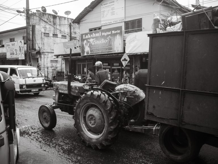 Street photo in Negombo, Sri Lanka by Colin Tan
