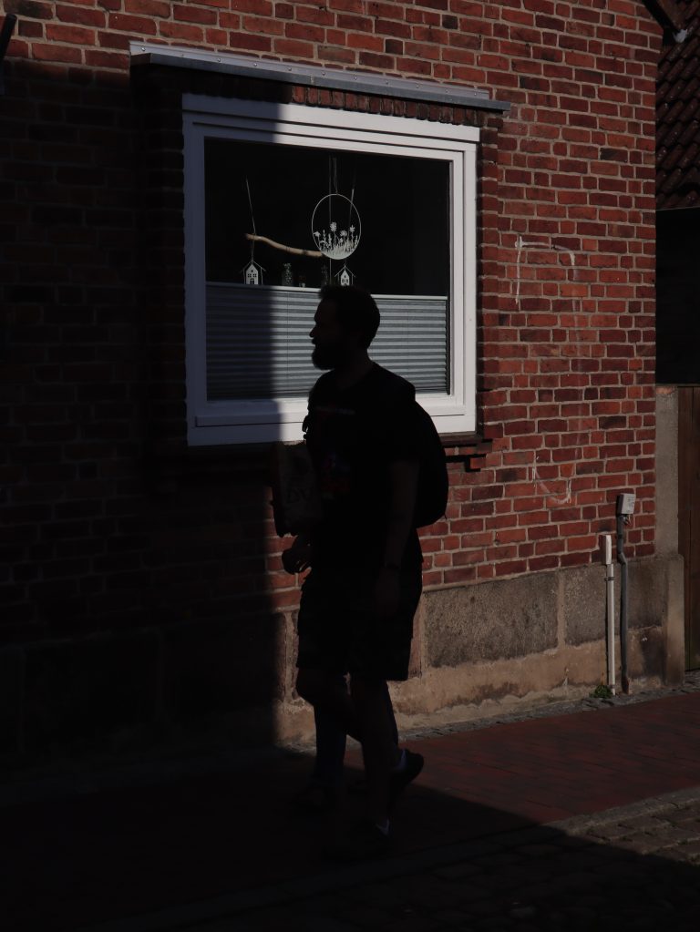 Street photo in Heiligenhafen, Germany by Christian Iwan