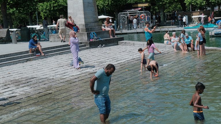 Street photo in Konstanz, Germany by Freddie White