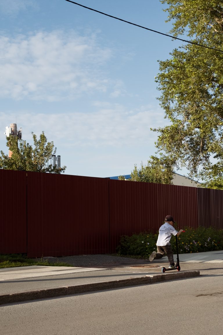 Street photo in Ishim, Russia by Denis Roche