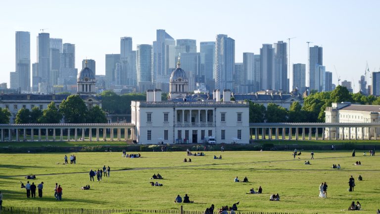 Photo by Amina Verse