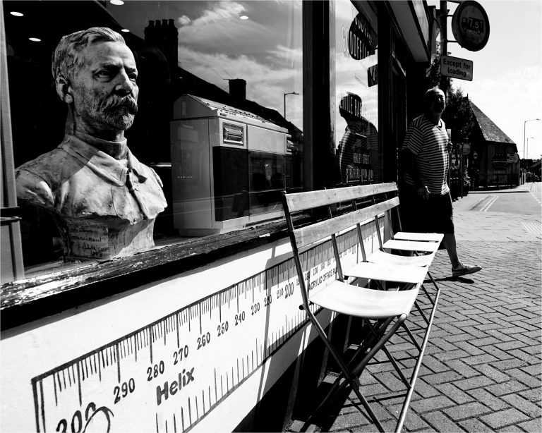 Street photo in Stratford-upon-Avon, United Kingdom by Chris Bennett