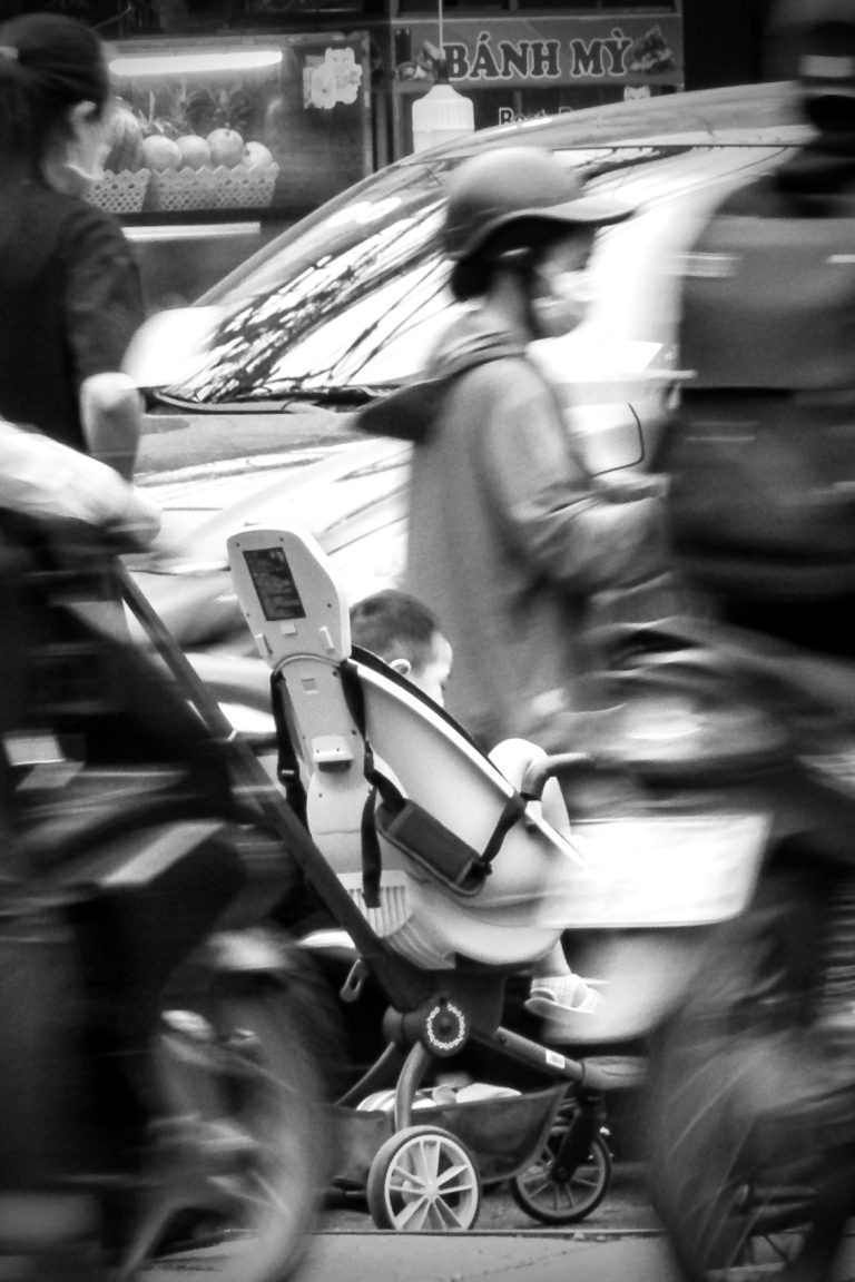 Street photo in Hanoi, Vietnam by Mohamed Sameer