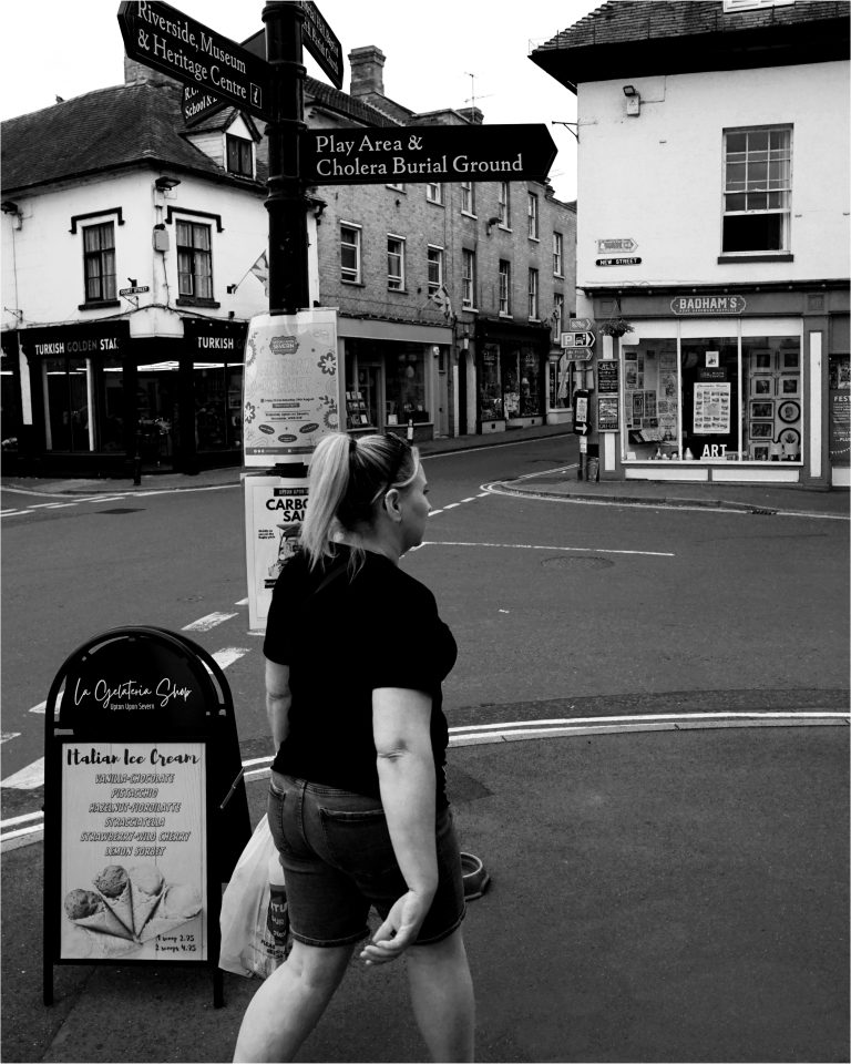 Street photo in Worcester, United Kingdom by Chris Bennett