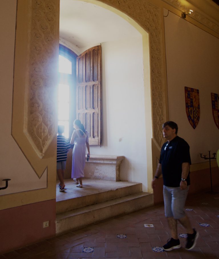 Street photo in Cuenca, Spain by David Sheppard