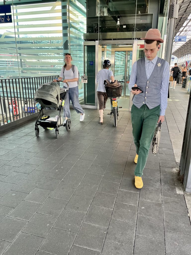 Street photo in Olten, Switzerland by Marc Feierabend
