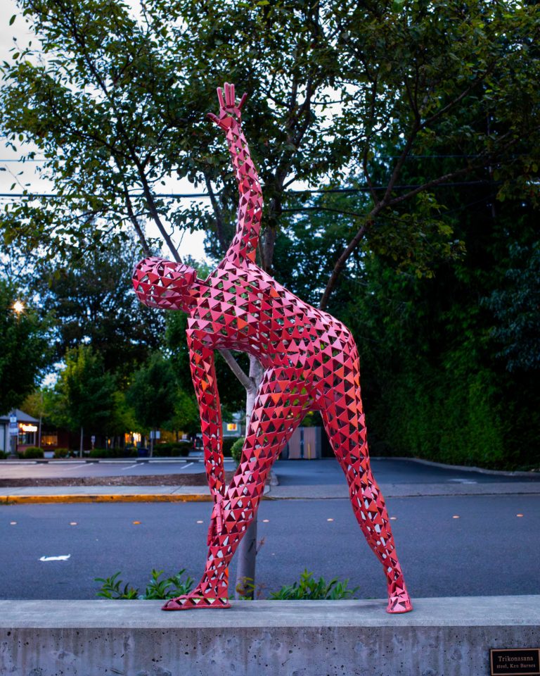 Street photo in Redmond, United States by Dan Lawyer