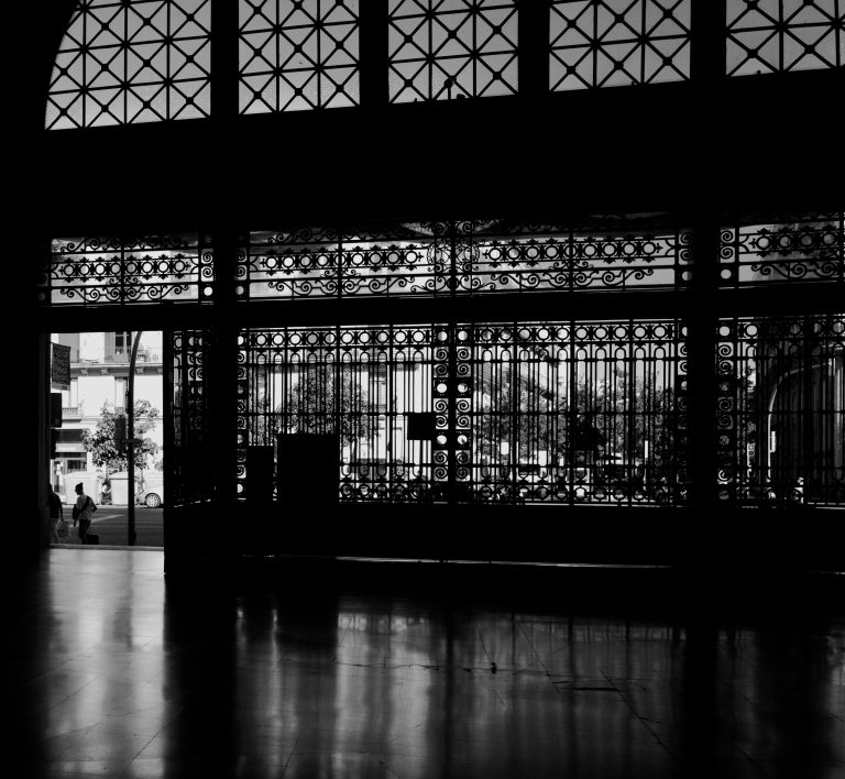 Street photo in Zaragoza, Spain by David Sheppard