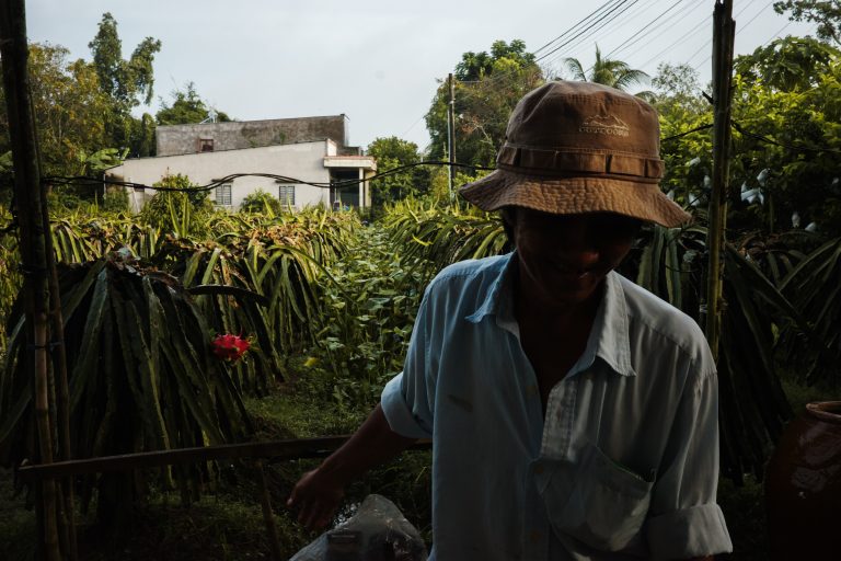 Street photo in Cần Thơ, Vietnam by Lewis Tate