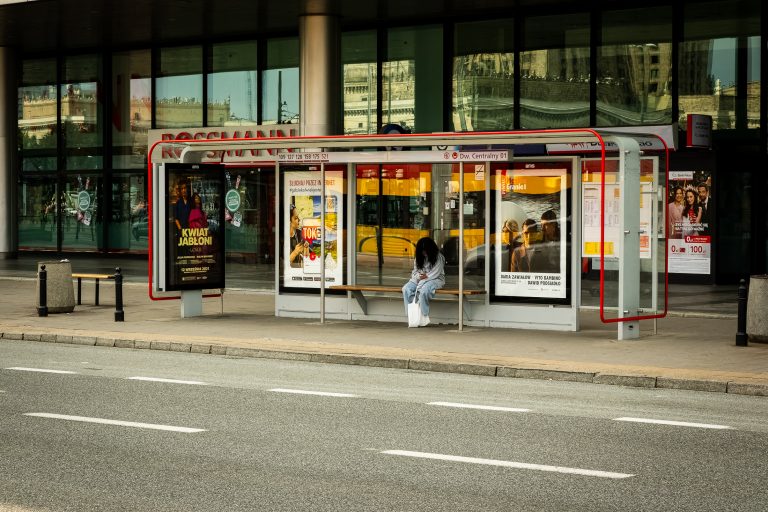 Street photo in Warsaw, Poland by Maciej Biwejnis