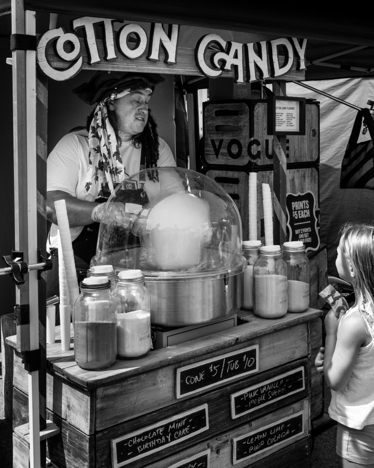 Street photo in Gimli, Canada by Dade Williams
