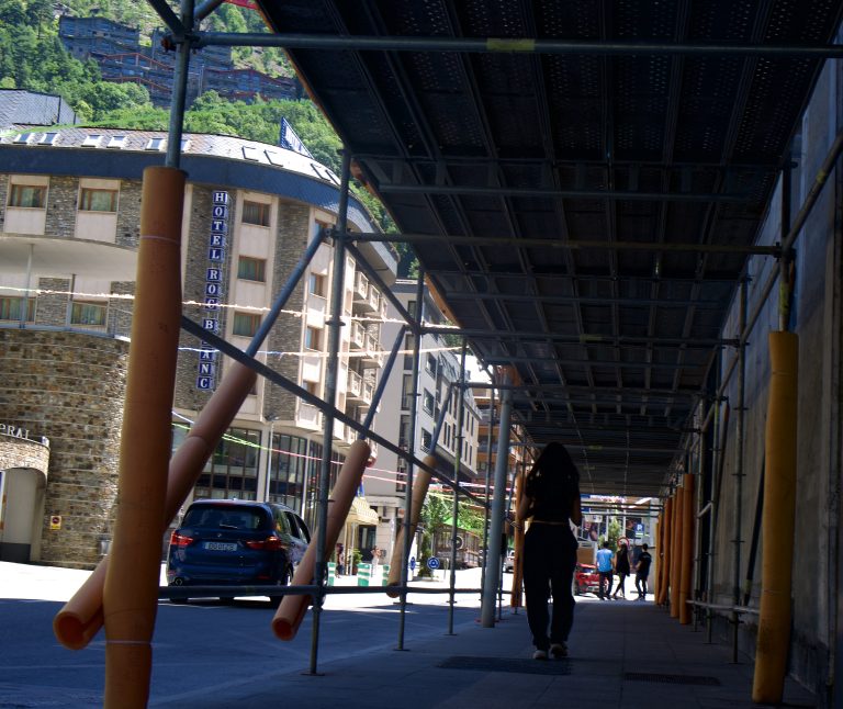 Street photo in Teruel, Spain by David Sheppard