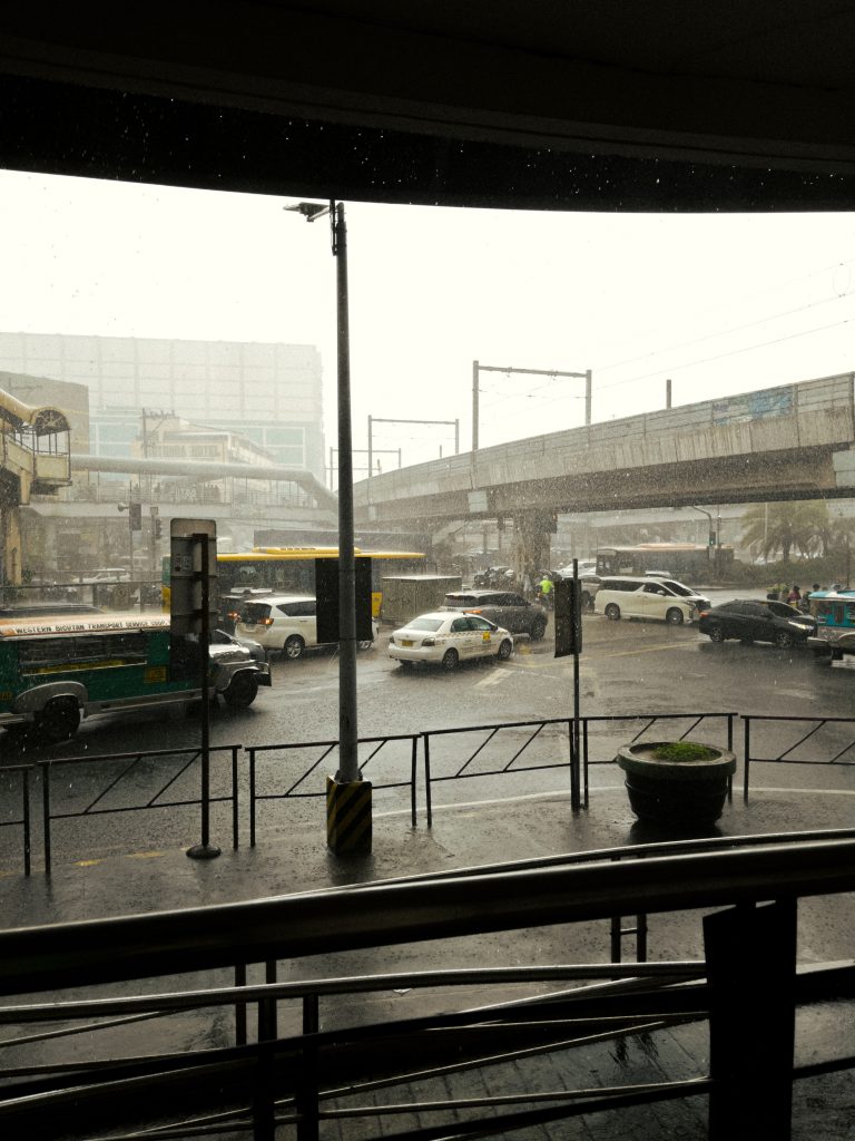 Street photo in Pasay, Philippines by Russel Bautista